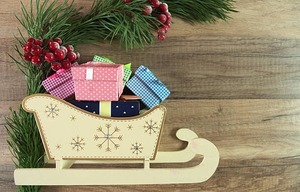 Décoration de Noël élégante en métal, renne et traîneau, pour la décoration festive de la maison et la présentation de centre de table pour les fêtes - Product Image 6