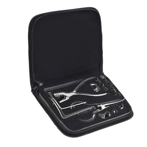 Jeu d'instruments de digue dentaire chirurgicale en acier allemand Pinces de digue en caoutchouc dentaire de haute qualité avec étui en cuir - Product Image 1