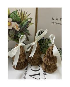 Boîte cadeau de Noël et ornements décoratifs pour la maison et les fêtes - Product Image 1