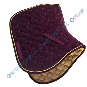 Elegante almohadilla de sillín acolchada de terciopelo con acolchado de espuma Diseño suave para comodidad y estilo de caballo - Product Image 3