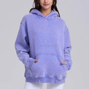 Sudadera con capucha de lavado ácido para mujer diseñada para brindar suavidad y calidez con una textura lavada única - Product Image 3