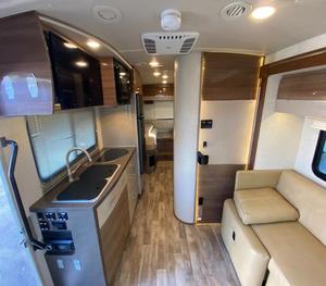Autocaravana Usada TOP 2016 Winnebago View 24V Lista para Vender - Product Image 1