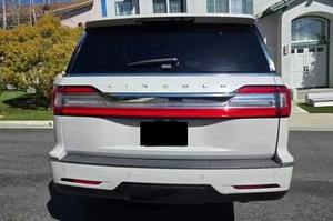 Lincoln Navigator Reserve 2024, SUV de luxe, intérieur clair, moteur atmosphérique 4L, transmission automatique, transmission intégrale, sièges en cuir, Cruiser - Product Image 4