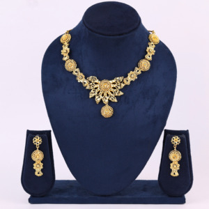 Collier Art Nouveau en or jaune 18K (750°/00) deux tons amati et brillant. Il est composé d'une
