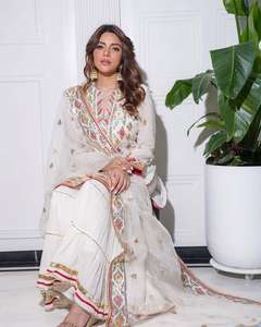 Nouvelle Collection Designer Lourd Georgette Zari Et Fil Broderie Et Dentelle Travail Top Et Sharara Avec Dupatta Au Prix De Gros - Product Image 3