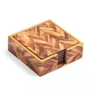 Juego de Posavasos Decorativos de Madera para Momentos Acogedores en el Hogar, Posavasos de Nogal de Crescent Crafts - Product Image 3