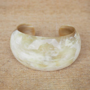 Pulsera de cuerno, accesorio diario, joyería hecha a medida, la mejor oferta, pulseras de cuernos, precio competitivo - Product Image 2