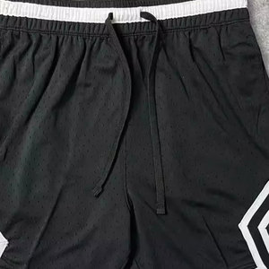 Shorts de basket-ball pour hommes respirants en jersey imprimé sans étiquette 100% coton, écologiques et à séchage rapide - Product Image 6