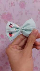 Lazos para el pelo con temática de rosas pintados a mano hechos a medida en telas de algodón o lino ideales para tiendas de accesorios para el cabello - Product Image 4