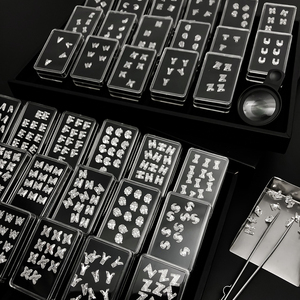 <span class=keywords><strong>Pietre</strong></span> di Moissanite all'ingrosso A-Z, taglio fantasia a lettera, sfaccettate, bianche VVS, <span class=keywords><strong>gemme</strong></span> sciolte di moissanite <span class=keywords><strong>con</strong></span> certificazione GRA - Product Image 2