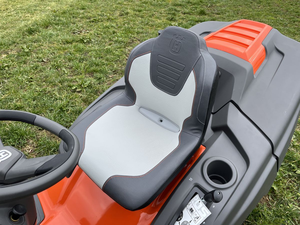 Tracteur de jardin Husqvarna TC 242TX, tondeuse 108 cm, 21,5 CV, moteur Kawasaki FR651V bicylindre, transmission hydrostatique, 320 L, à vendre - Product Image 4