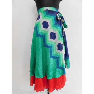 Falda mágica de Sari de seda reversible vintage hecha a mano con característica transpirable Falda de seda hecha a mano - Product Image 1