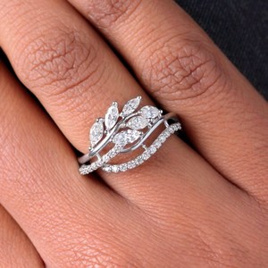 Anillo de Boda con Diamante Cultivado en Laboratorio en EE. UU., Diseño de Hoja Marquise, Oro Sólido de 14K, Joyería Nupcial Inspirada en la Naturaleza - Product Image 1