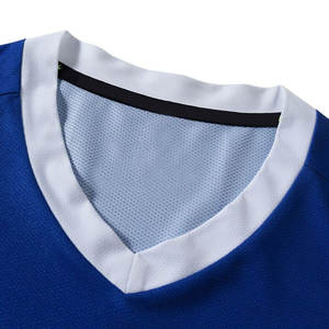 Uniforme de football respirant de couleur unie, nouveau design, logo personnalisé, uniforme de football pour hommes - Product Image 3