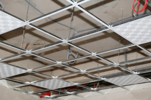 Système de grille de plafond galvanisé et profilés métalliques pour structure de plafond suspendu avec profilés métalliques - Product Image 6