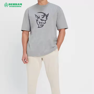 เสื้อยืดผู้ชายปี 2026 ผ้าโพลีเอสเตอร์/คอตตอนผสม คุณภาพสูง สไตล์วินเทจ  โลโก้ด้านหน้าแบบกำหนดเอง  สีซีดจาง ทรงโอเวอร์ไซส์ ลุคดิสเทรส ลักชัวรี่ - Product Image 4