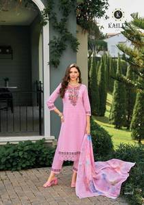 Vente en gros de bas Kurti en coton de créateur pour femmes avec la collection Dupatta adaptée à la fête - Product Image 2