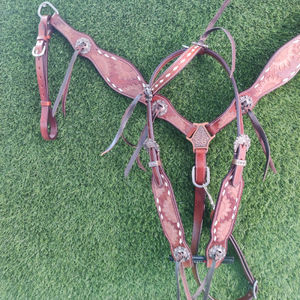 Headstall y Breastplate con diseño de impresión a mano Diseño personalizado Leather Horse Western Tack Set Headstall & Breastplate - Product Image 3