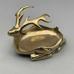 Cenicero de latón con diseño único en forma de ciervo, acabado dorado, Cenicero de acero de estilo moderno de lujo, amantes de los cigarros, sin humo personalizado - Product Image 4