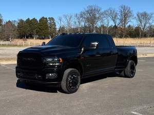 <span class=keywords><strong>Ram</strong></span> 3500 Limited Night Edition AWD 2025 Nero Intenso Usato con Interni Scuri, Sedili in Pelle, Tetto Apribile, Miglior Prezzo e Qualità - Product Image 3