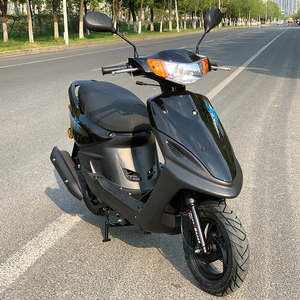 Motocicleta Scooter Económica Unisex Yamaha de 100cc y Cuatro Tiempos - Product Image 4
