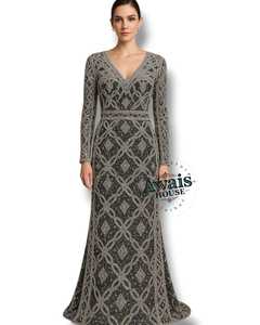 ชุดแต่งงานทรงเอไลน์หรูหราสง่างาม แขนยาว ประดับลูกปัด ปักลายดอกไม้ เอวทรงเอ็มไพร์ ยาวกรอมพื้น ประดับคริสตัล ไข่มุก และเพชร - Product Image 1