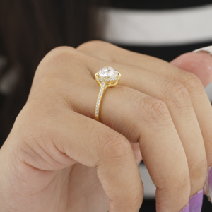 Anillo de compromiso de diamante en forma de corazón cultivado en laboratorio, Plata de ley de lujo con certificado IGI, diseño oculto de Halo Pave, regalo para mujer - Product Image 1