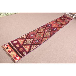 Alfombra Turca Herki de 1.7x12.3 pies, Alfombra Vintage de Lana con Parches Rojos - Product Image 2