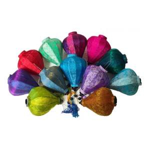 Coloridas linternas de seda vietnamitas de Hoi An hechas a mano para decorar espacios de vida bodas restaurantes y patios - Product Image 4