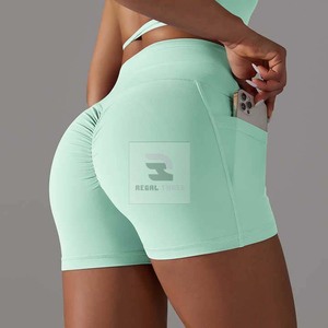 Short de compression de yoga taille haute personnalisé pour femmes tenue de fitness décorée de boutons - Product Image 4