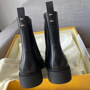 รองเท้าบูทเชลซีหนังวัวแท้คุณภาพสูงสำหรับผู้หญิง แบบสั้น สวมใส่สบาย เหมาะสำหรับขี่มอเตอร์ไซค์ - Product Image 3