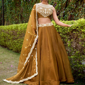 Lehenga Choli de Diseñador Rani, Color Rosa Chanda, con Lentejuelas de Seda, para Fiestas, Bodas, Todas las Temporadas - Product Image 1