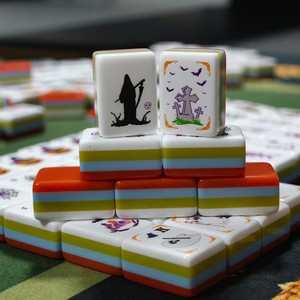 Fichas de mahjong americanas con temática de Halloween en tono naranja, con diseños de calabazas, diablitos y brujas, para ambiente festivo, venta al por mayor. - Product Image 4
