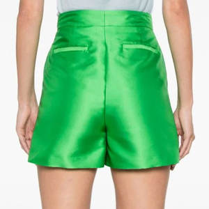 Shorts en satin de meilleure qualité pour femmes Design personnalisé Vêtements confortables Décoration de logo Fourniture en gros de haute qualité Shorts chauds - Product Image 4