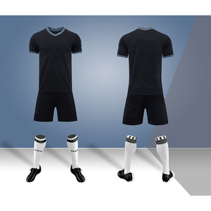 Ensemble de maillot de football noir de haute qualité en polyester 100% avec impression numérique de logo personnalisé, couleurs personnalisables, noms d'équipe, service OEM - Product Image 2