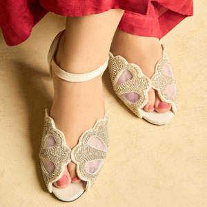 Fabriqué au Pakistan, prix bas, haute qualité, imprimé, antidérapant, personnalisable, dessus en velours, sandales à talon, services OEM, nouveau style - Product Image 1