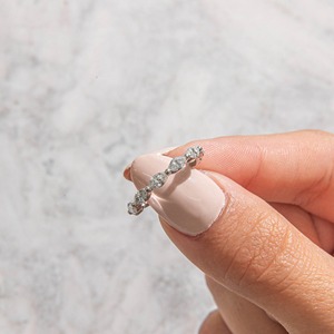 Haut de gamme Marquise Cut VVS2 E Color Lab Grown Diamond Bague de fiançailles IGI Certifié Personnalisé Or Argent Bijoux en gros - Product Image 1