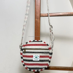 Sac à bandoulière rond en chanvre de l'Himalaya fait à la main avec poche zippée sur le devant, sangle réglable, sac à bandoulière écologique de petite taille - Product Image 2