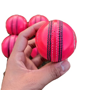 ลูกคริกเก็ตหนังแท้เย็บมือสีชมพูคุณภาพสูง ทนทานสำหรับการแข่งขัน - Product Image 1