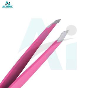 คีมหนีบช่างตัดผมสีชมพูระดับพรีเมียมพร้อมปลายเอียงสำหรับการแต่งคิ้วและการตัดแต่งขนทำจากเหล็กเกรดผ่าตัด - Product Image 5