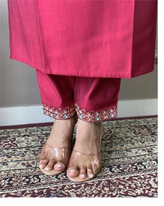 Pure Viscose Chanderi Femmes Kurti Pantalon avec Crêpe Séquence Dupatta Disponible au Meilleur Prix Pour Ethnique Partywear Lady Apparels - Product Image 6