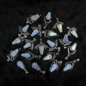 สร้อยคอจี้เหลี่ยมเพชรพลอยประดับพลอยสีรุ้งสำหรับนักออกแบบโลงศพชุบเงินเครื่องประดับแฟชั่น - Product Image 4