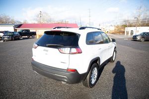 CHEROKEE LATITUDE LUX 2022 USADO EN EXCELENTES CONDICIONES, SUV 4WD, INTERIOR BLANCO, TRANSMISIÓN AUTOMÁTICA DE GASOLINA DE 9 VELOCIDADES, TRACCIÓN EN LAS CUATRO RUEDAS - Product Image 5