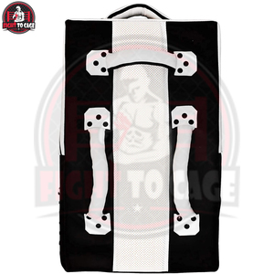 Bouclier de frappe haute performance en cuir et PVC pour l'entraînement au karaté, au taekwondo et au MMA - Product Image 3