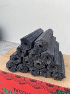 Charbon de bois de haute qualité 85-90% de carbone fixe Briquettes fabriquées à la machine Bois dur Cendres 3% - Charbon de bois pour barbecue - Product Image 4