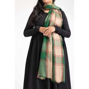 Châle vert à carreaux mélangés, en soie de haute qualité, doux et éthéré, imprimé numérique floral, motif uni, avec bonnet en dentelle pour l'hiver SH-24-117 - Product Image 1
