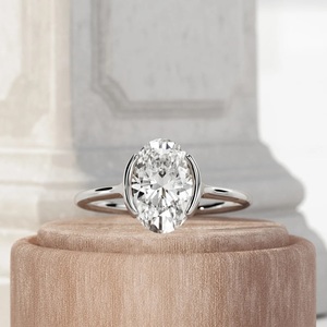 Bague en diamant de laboratoire ovale de 2 carats Ensemble de demi-lunette Bague de fiançailles Bague solitaire en diamant taille ovale Cathédrale - Product Image 1