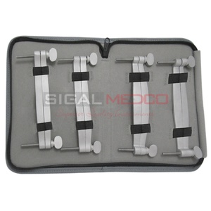 Kit de 4 Pinzas Pitbull con Estuche de Cremallera, Acero Inoxidable Alemán, Certificación ISO/CE, Reutilizables, Ajustables, Satin Pig Pet Operation SIGAL - Product Image 1