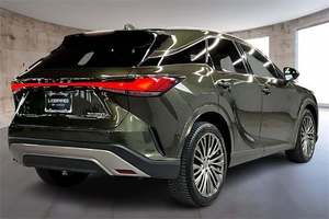 รถ SUV ขับเคลื่อนสี่ล้อ ปี 2024 ลดราคาพิเศษ ล้อแม็กซ์อะลูมิเนียม R17 เกียร์อัตโนมัติ เอกสารครบถ้วน ไม่มีประวัติอุบัติเหตุ ไมล์น้อย พร้อมส่ง - Product Image 5