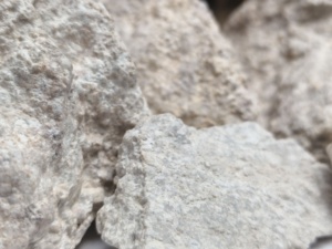 Chất độn pyrophyllite làm giảm tính thấm trong bê tông và vữa, tăng đáng kể khả năng chống nước và hóa chất. - Product Image 6